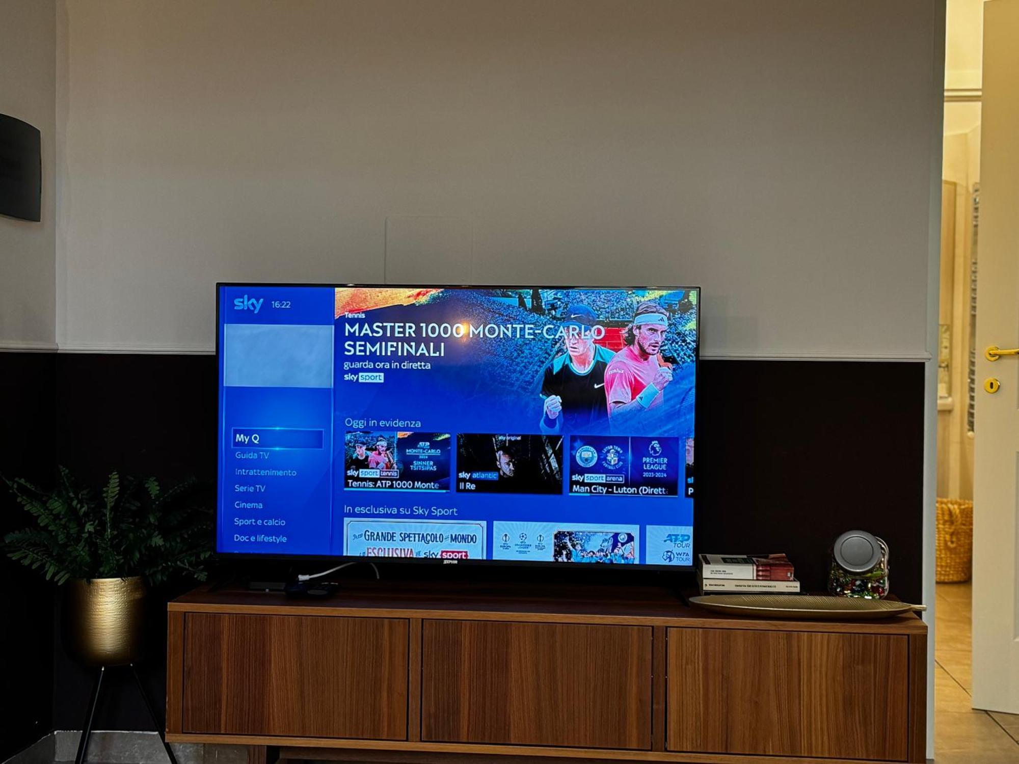 Regina Milano In Verona - Sky Tv, Wifi E Breakfast Box Lägenhet Exteriör bild