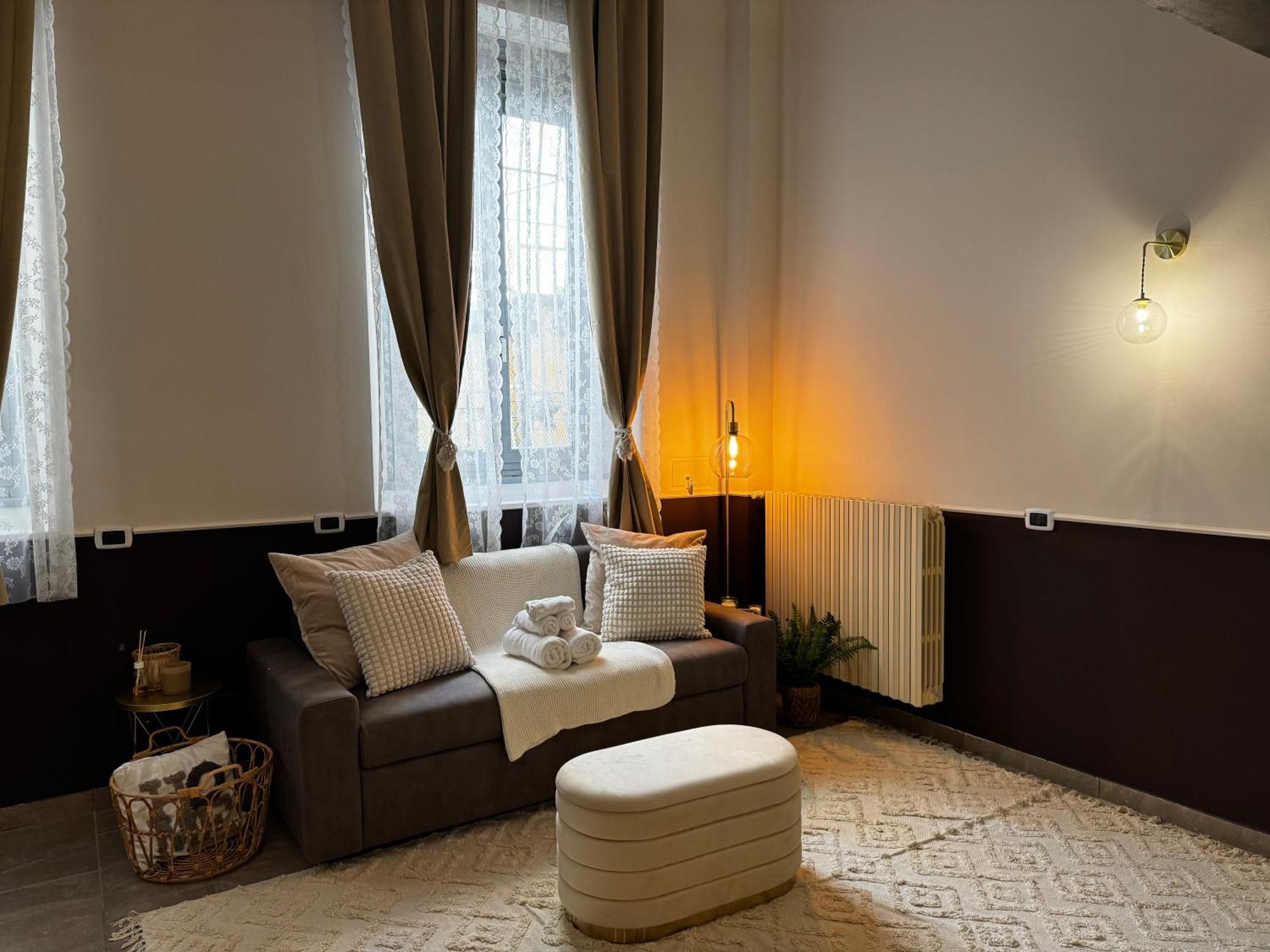 Regina Milano In Verona - Sky Tv, Wifi E Breakfast Box Lägenhet Exteriör bild