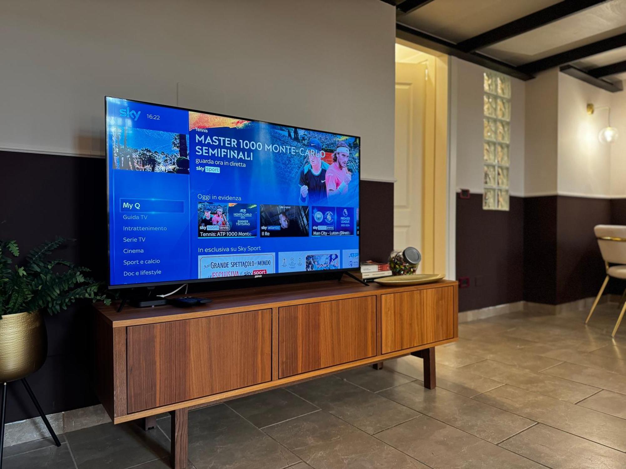 Regina Milano In Verona - Sky Tv, Wifi E Breakfast Box Lägenhet Exteriör bild